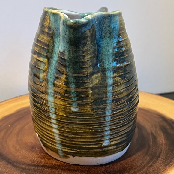 Lander WY Studio Pottery Ribbed Jug Pitcher Artist Signed. Circa 1970 - Picture 2 of 11